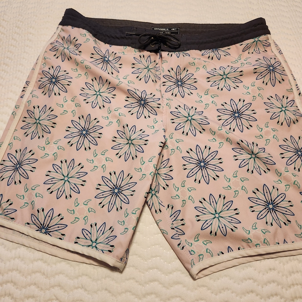 O'Neill Cruzers Size 36